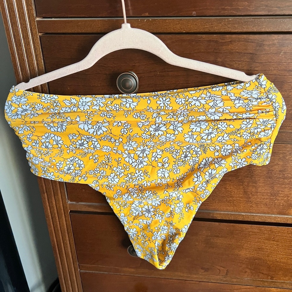 Zaful women's swim halter bikini Sz 8 Medium M white scalloped romantic yellow - Picture 4 of 5